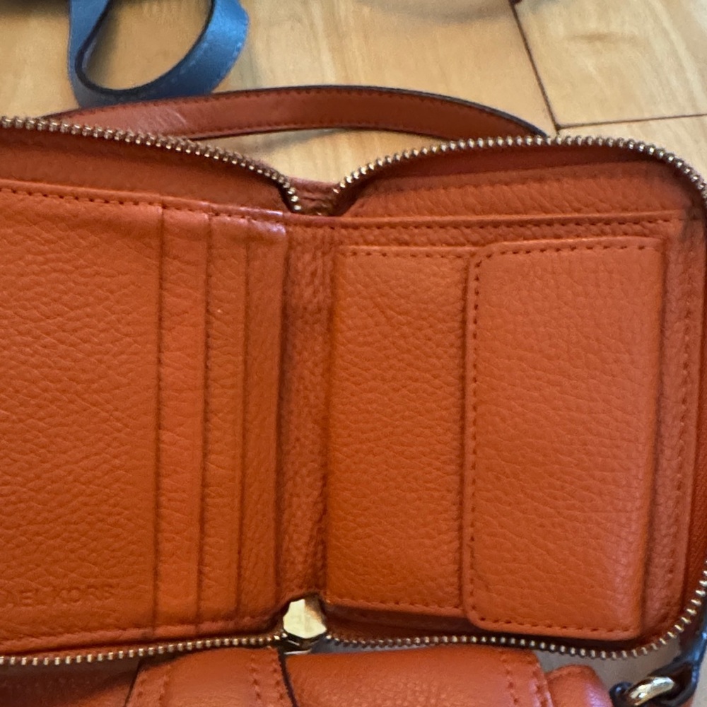 Michael Kors Burnt Orange Leather Crossbody with Matching Wallet Set - Picture 4 of 14
